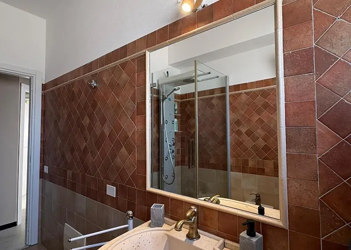 Dimora Alta ゲストハウス 4*